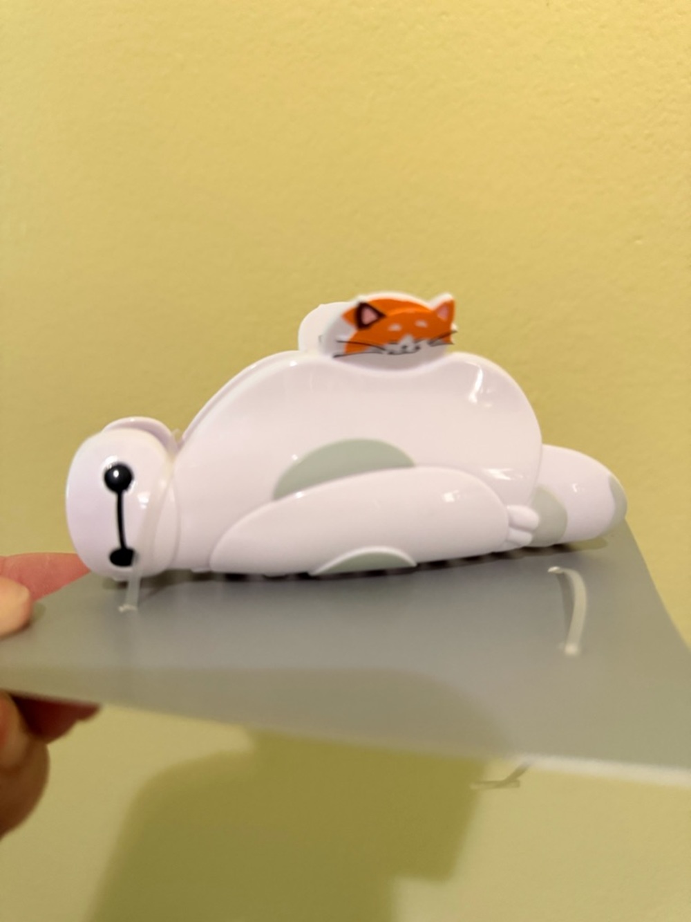 2025 Disney Parks Big Hero 6 Baymax & Mochi Plastic Hair Claw Clip New